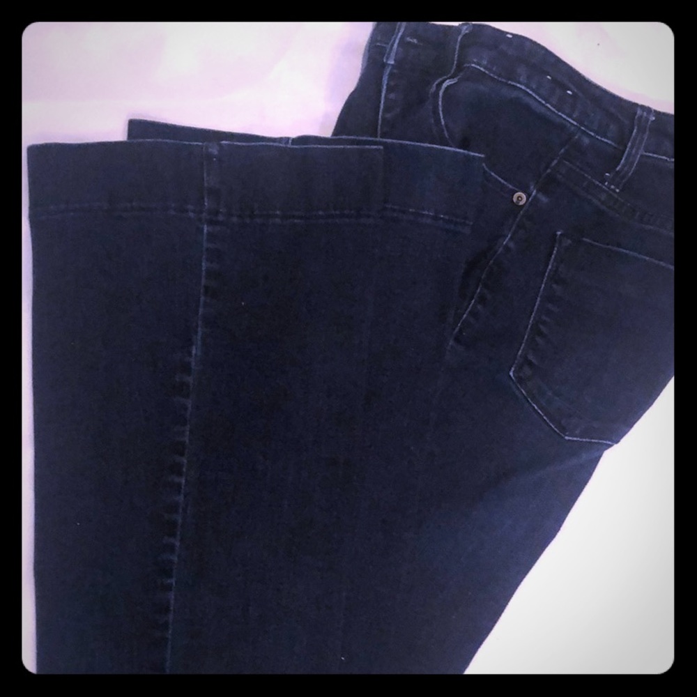 Women’s high rise flare dark jeans size 26
